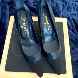 COPY - Chanel Navy Blue Leather Pumps